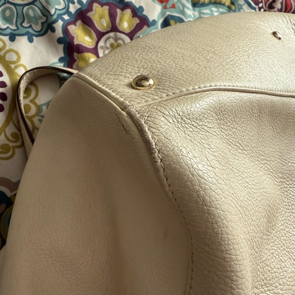 Large cream Gucci Soho large leather tote. Preloved with wear but life left! - Picture 11 of 13